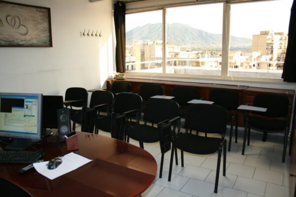 Napoli affitto aula sala eventi corsi formazione riunioni € 69 giorno - immagine 14